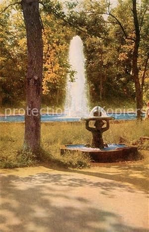 Postkarte Carte Postale 73107933 Petrodvorets St Petersburg Triton with the Cup fountain Petrodvo...