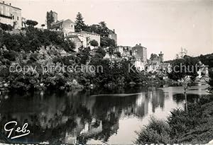 Postkarte Carte Postale 13211215 Puy-l Eveque La Mairie et le Chateau dominant le Lot Puy-l Eveque