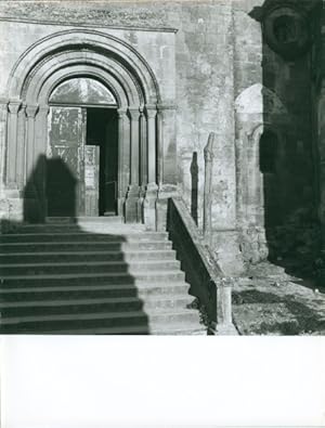 Foto Teilansicht einer Kirche, Portal - Foto: Roland Defossez