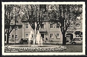 Ansichtskarte Rehau, Maxplatz mit Springbrunnen