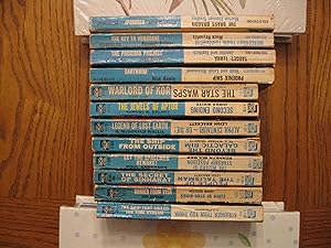 Image du vendeur pour Ace Doubles Science Fiction Economical Reading Lot - 12 Paperback Book Lot (See Picture for Titles) mis en vente par Clarkean Books