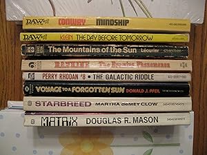 Immagine del venditore per 1970's Science Fiction Economical Reading Lot B - 8 Paperback Book Lot (See Picture for Titles) venduto da Clarkean Books