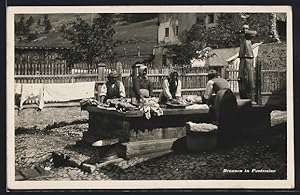 Ansichtskarte Pontresina, Wäscherinnen am Brunnen