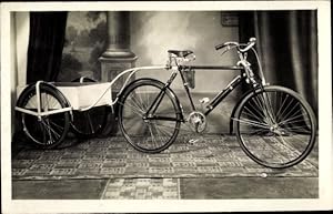 Foto Ansichtskarte / Postkarte Fahrrad mit Anhänger, Fahrradanhänger