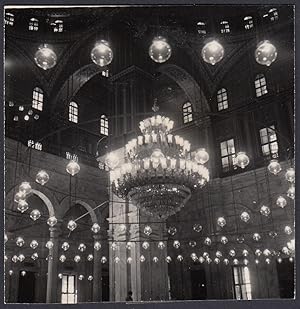 Egitto 1950, Il Cairo, Lampadario illuminato Moschea Mohammed Alì, Fotografia vintage