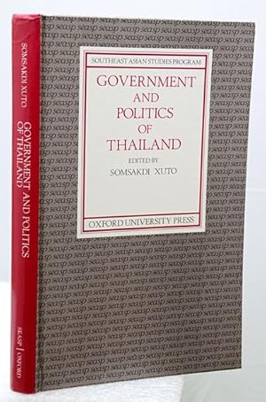 Imagen del vendedor de GOVERNMENT AND POLITICS OF THAILAND. a la venta por Francis Edwards ABA ILAB