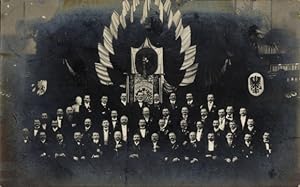 Foto Gruppenbild der Männer, Wappen, Verein, Fahnen