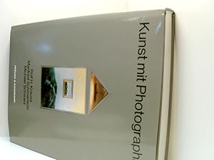 Bild des Verkufers fr Kunst mit Photographie. Die Sammlung Dr. Rolf H. Krauss d. Sammlung Dr. Rolf H. Krauss ; [Ausstellungstermine: Nationalgalerie Berlin, Staatl. Museen Preuss. Kulturbesitz, 6.5. - 26.6.1983 ; Kln. Kunstverein, 3.7. - 7.8.1983 ; Mnchner Stadtmuseum, Sommer 1984 ; Kunsthalle zu Kiel d. Christian-Albrechts-Univ. u. Schleswig-Holstein. Kunstverein, 1984] zum Verkauf von Book Broker