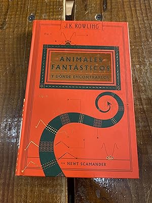 Seller image for Animales fantsticos y dnde encontrarlos / Fantastic Beasts and Where to Find Them (HARRY POTTER) (Spanish Edition) for sale by Trfico de Libros Lavapies