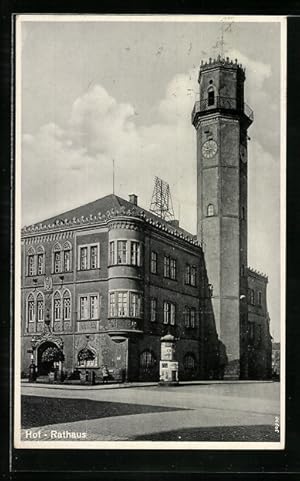 Ansichtskarte Hof / Saale, Litfasssäule vor dem Rathaus