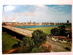 Düsseldorf. Alte Ansichtskarte / Postkarte farbig, gel. 1967. Oberkasseler Brücke und Blick auf d...