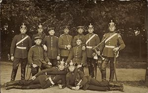 Foto Ansichtskarte / Postkarte Berlin, Deutsche Soldaten in Uniformen