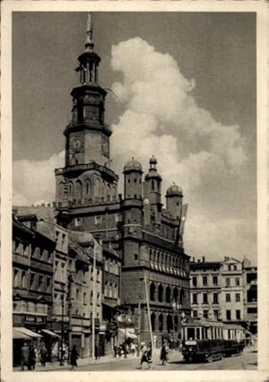 Ansichtskarte / Postkarte Posen, Partie am Rathaus mit Straßenbahn