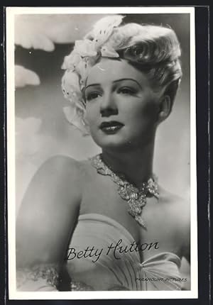 Ansichtskarte Schauspielerin Betty Hutton im Kleid