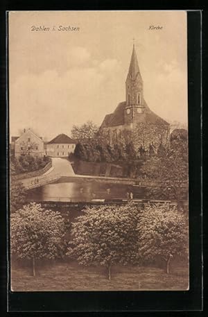 Ansichtskarte Dahlen i. Sachsen, Strassenpartie mit Kirche