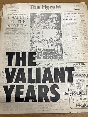 Imagen del vendedor de The Valiant Years a la venta por Chapter Two (Chesham)
