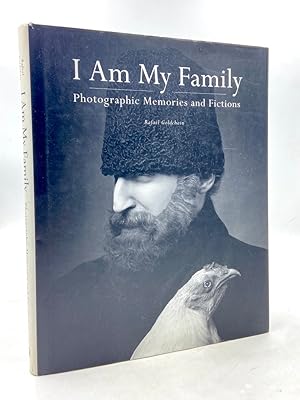 Image du vendeur pour I Am my Family. Photographic Memories and Fictions. mis en vente par Libreria antiquaria Dedalo M. Bosio
