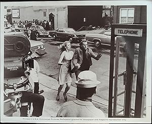 Imagen del vendedor de Madigan 8 X 10 Still 1968 Don Stroud and Kaye Turner on location! a la venta por AcornBooksNH