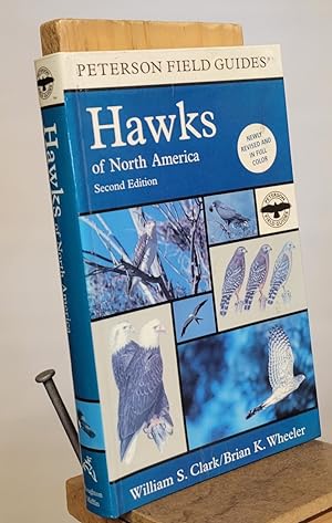 Bild des Verkufers fr A Peterson Field Guide To Hawks Of North America (Peterson Field Guides) zum Verkauf von Henniker Book Farm and Gifts