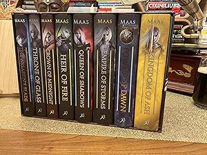 Imagen del vendedor de Throne of glass series ,Assasins Blade,Throne of Glass,Heir of Fire,Queen of Shadows,Kingdom of ash,,Empire of storms a la venta por Thaori