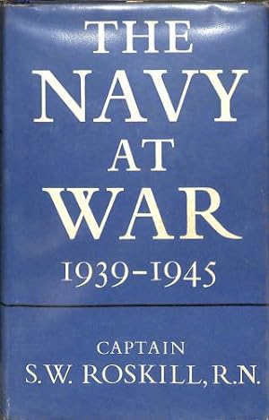 Imagen del vendedor de The Navy at war 1939-1945 a la venta por WeBuyBooks 2
