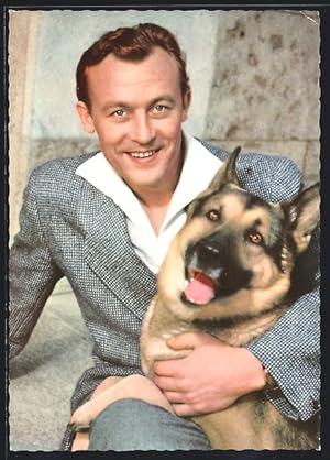 Ansichtskarte Schauspieler Claus Holm mit seinem Schäferhund