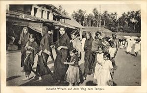Ansichtskarte / Postkarte Indische Witwen auf dem Weg zum Tempel