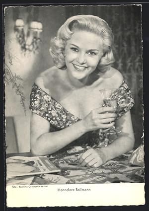 Ansichtskarte Schauspielerin Hannelore Bollmann mit freundlichem Lächeln