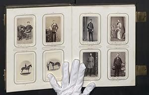 Fotoalbum mit 100 CDV-Fotografien Schwedt a. d. Oder, Militär-Reitschule 1863 /64, Offiziere, Kür...