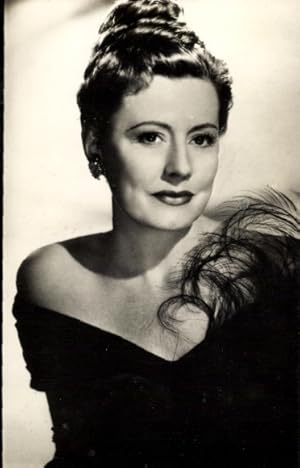 Ansichtskarte / Postkarte Schauspielerin Irene Dunne, Portrait