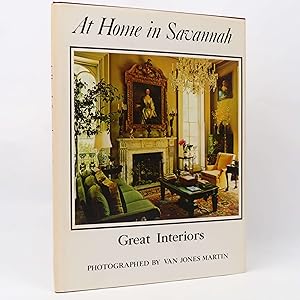 Bild des Verkufers fr At Home in Savannah: Great Interiors zum Verkauf von Neutral Balloon Books