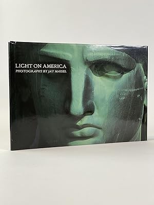 Image du vendeur pour Light on America mis en vente par Riverrun Books & Manuscripts, ABAA