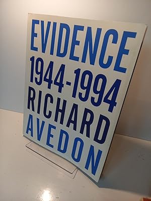 Image du vendeur pour Evidence 1944 - 1994. Mit Texten von Jane Livingstone und Adam Gopnik. Herausgegeben von Mary Shanahan. Deutsch von Manfred Ohl und Hans Sartorius. mis en vente par Antiquariat Langguth - lesenhilft