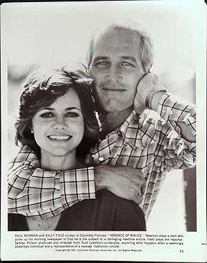 Image du vendeur pour Absence of Malice Lot of Seven 8 X 10 Stills 1981 Paul Newman, Sally Field! mis en vente par AcornBooksNH