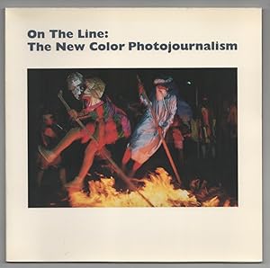 Bild des Verkufers fr On The Line: The New Color Photojournalism zum Verkauf von Jeff Hirsch Books, ABAA