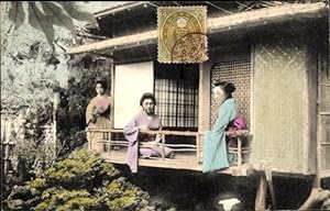 Ansichtskarte / Postkarte Japan, Mädchen in japanischer Tracht, Wohnhaus, Terrasse, Garten