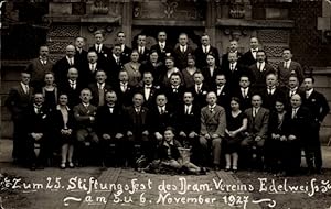 Foto Ansichtskarte / Postkarte 25. Stiftungsfest des Dram. Vereins Edelweiß 1927, Gruppenaufnahme