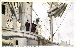 Ansichtskarte / Postkarte Britisches Kriegsschiff, HMS Queen Elizabeth, Seeleute