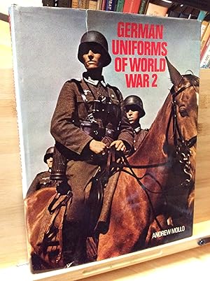 Imagen del vendedor de German Uniforms of World War 2 a la venta por Zulu Books