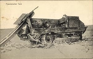 Ansichtskarte / Postkarte Französischer Tank, zerstörter Panzer, I. WK