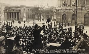 Ansichtskarte / Postkarte Berlin Mitte, Erklärung der Republik 1918, Redner vor dem Kronprinzen-P...