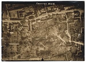 Photo Photographe inconnu, vue de Couvron-et-Aumencourt, vue aérienne der Stadt vom 30.06.1918, M...