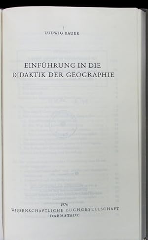 Bild des Verkufers fr Einfhrung in die Didaktik der Geographie. zum Verkauf von Antiquariat Bookfarm