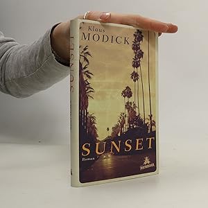 Bild des Verkufers fr Sunset zum Verkauf von Bookbot