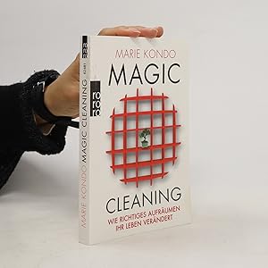 Imagen del vendedor de Magic cleaning a la venta por Bookbot