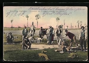 Postcard Argentina, Almuerzo en el campo, Bauern mit Hunden