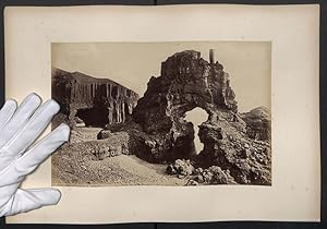 Photo unbekannter Fotograf, Ansicht Isle of Mull, Blick auf Carsaig Arches in Schottland, Rücksei...