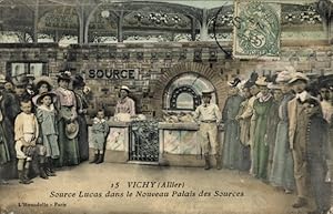 Ansichtskarte / Postkarte Vichy Allier, Source Lucas dans le Nouveau Palais des Sources, Kurgäste