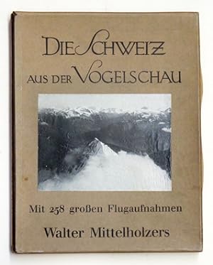 Imagen del vendedor de Die Schweiz aus der Vogelschau. a la venta por antiquariat peter petrej - Bibliopolium AG