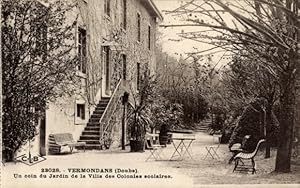 Ansichtskarte / Postkarte Vermondans Doubs, Eine Ecke des Gartens der Villa des Colonies scolaires